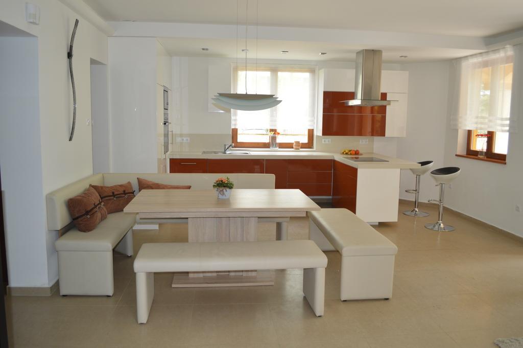 Villa - Zmrd Zamárdi Екстериор снимка